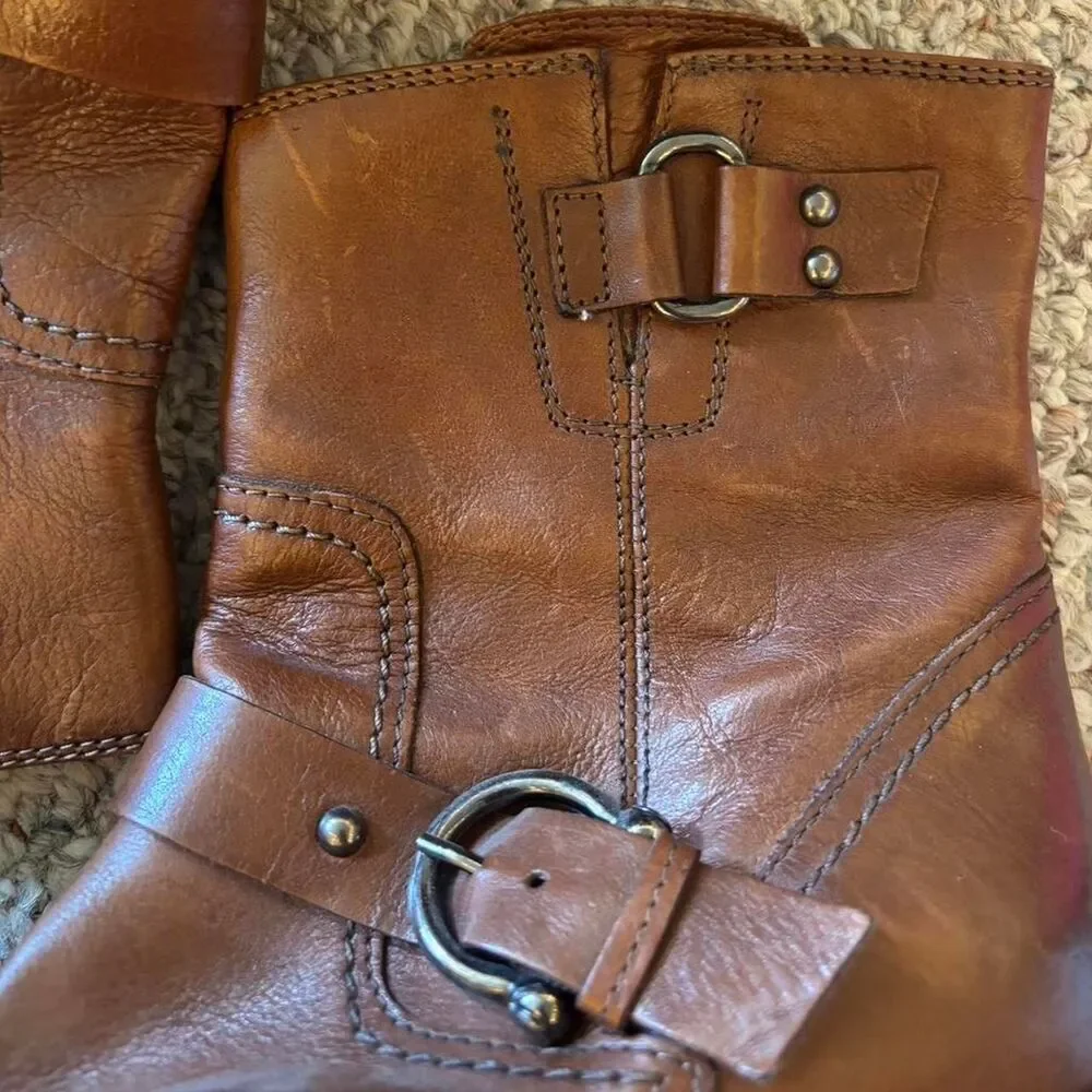 Clarks Women's Brown and Tan Boots